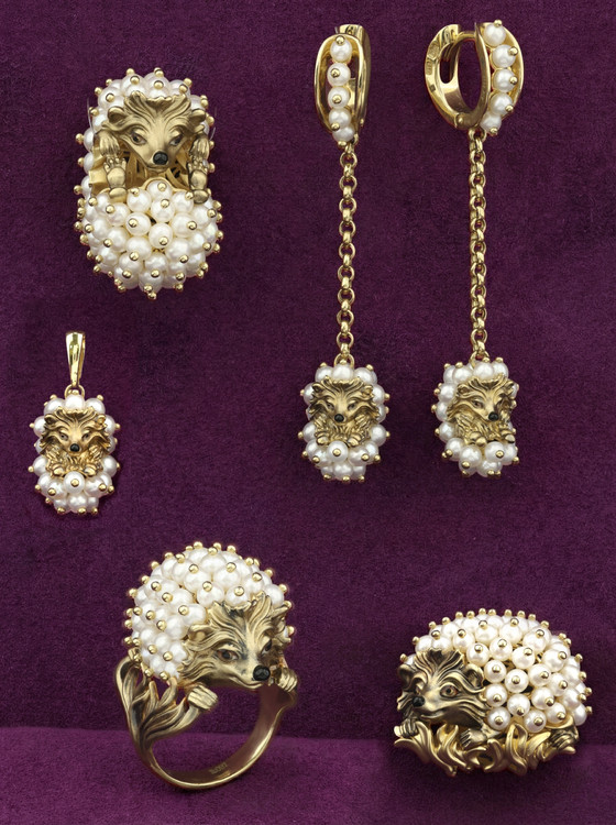 Подвеска из лимонного золота c эмалью и жемчугом