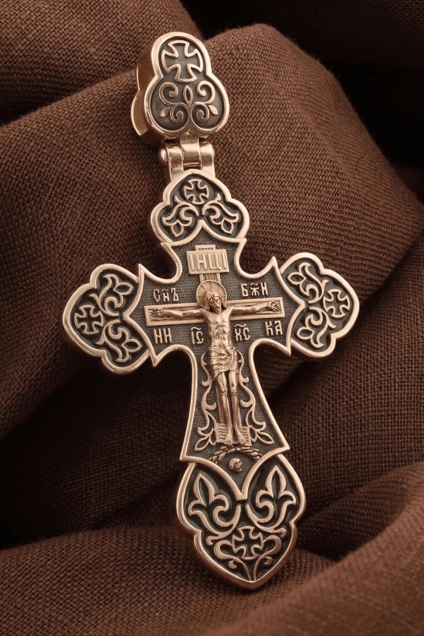 Крест из золота c эмалью