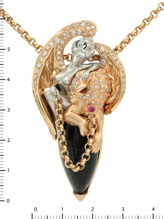 Колье из золота c эмалью, бриллиантами, рубином и ониксом