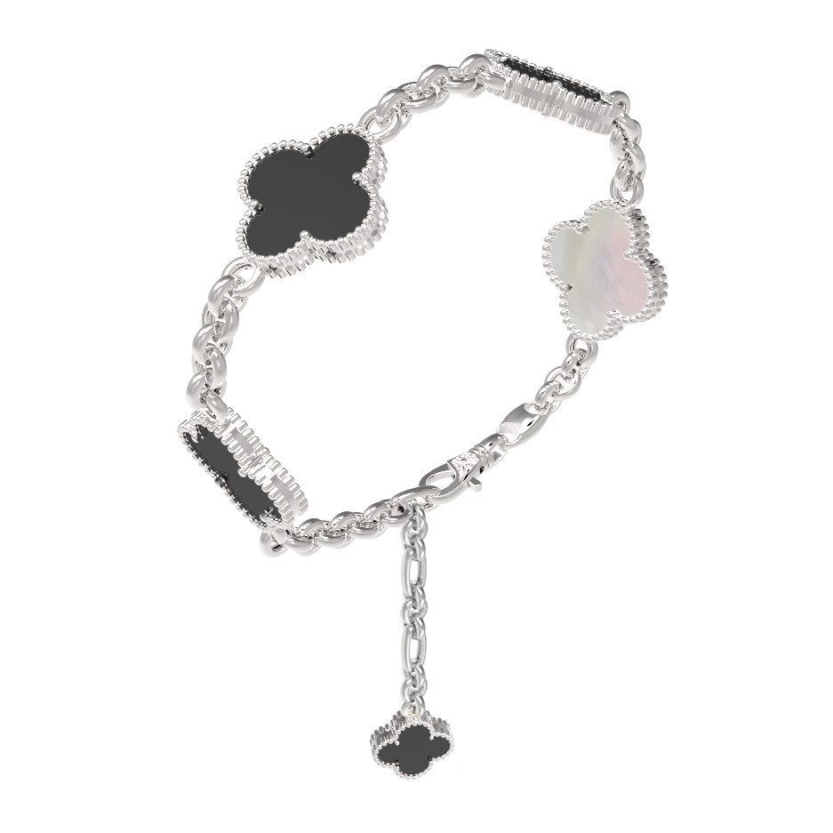 Браслет из белого золота c ониксом и перламутром