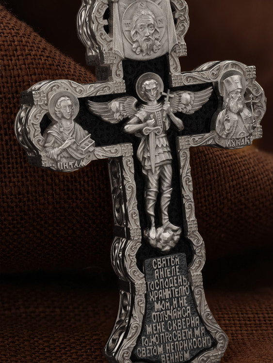 Крест из белого золота c эбеновым деревом