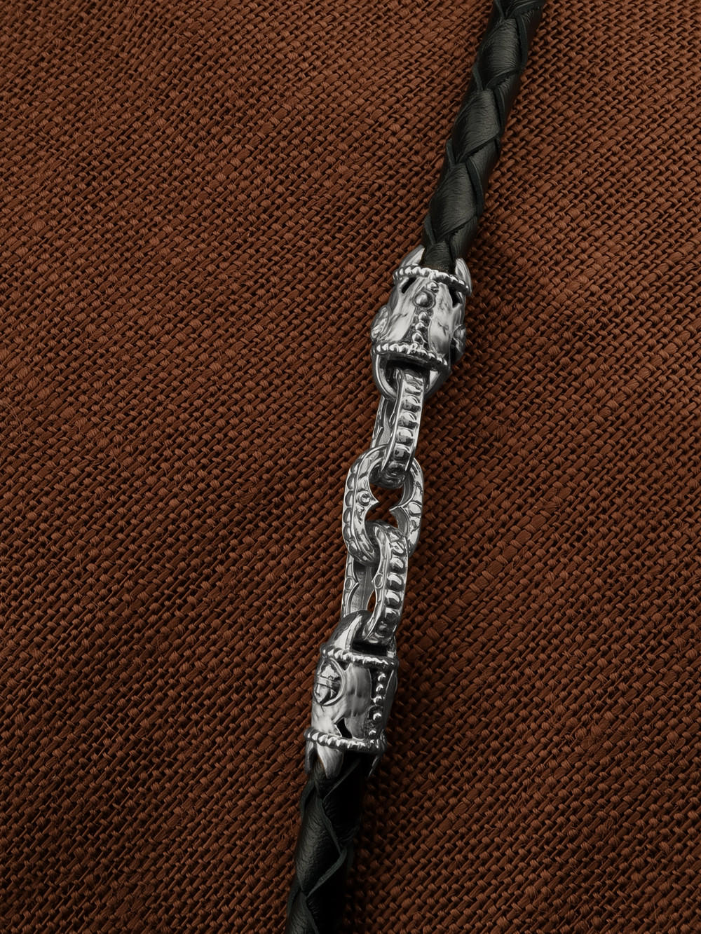 Гайтан из белого золота c кожаным шнурком