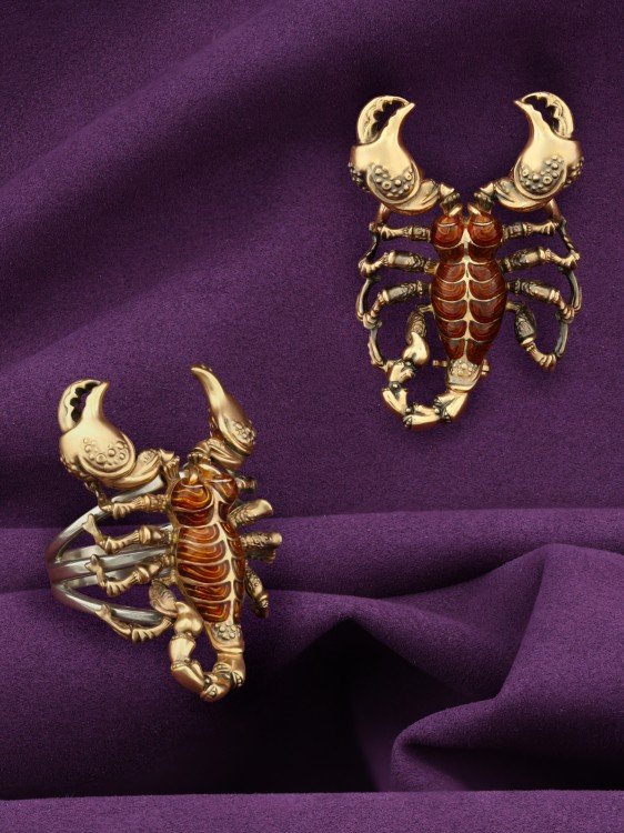 Кольцо из лимонного золота c эмалью