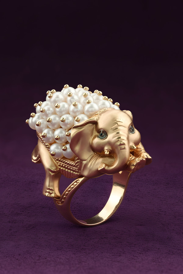 Кольцо из золота c эмалью и жемчугом