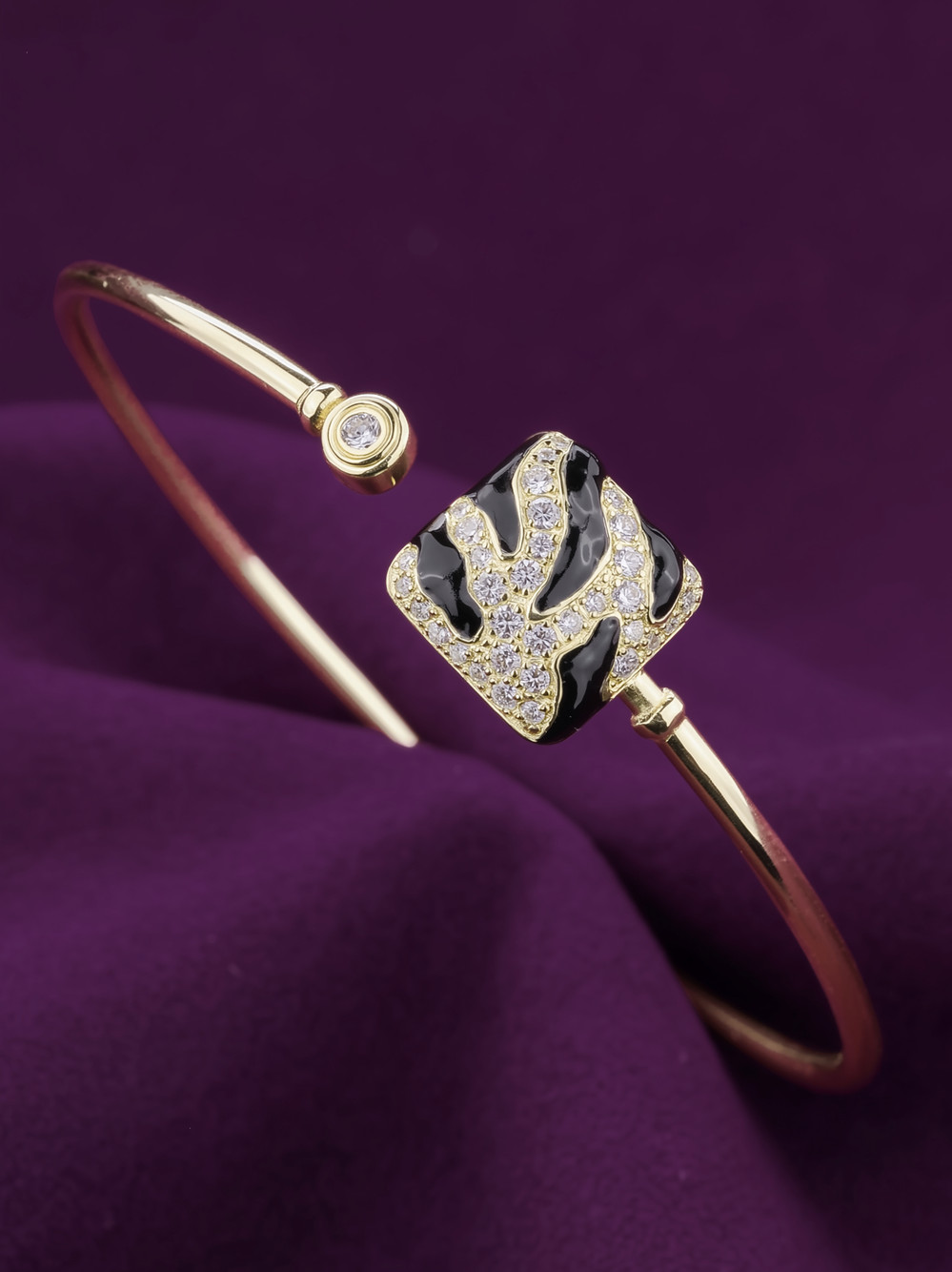 Браслет из лимонного золота c эмалью и бриллиантами