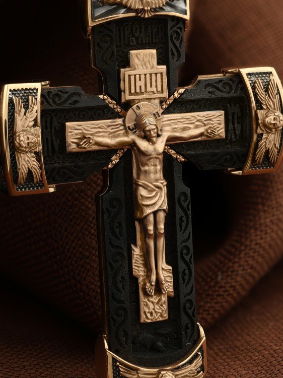 Крест из золота c эбеновым деревом