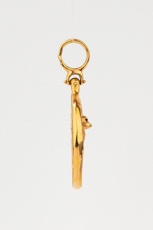 Подвеска из золота c эмалью и ониксом