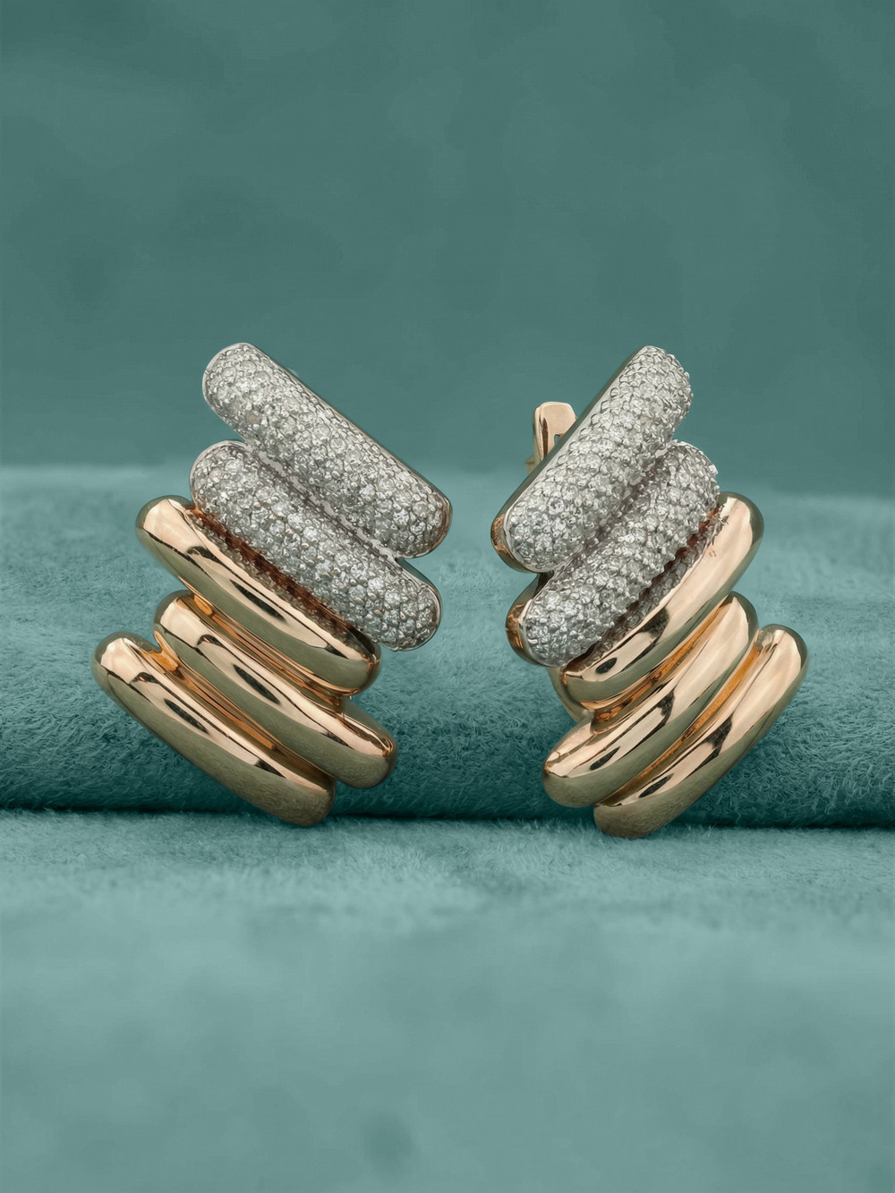 Серьги из золота c бриллиантами