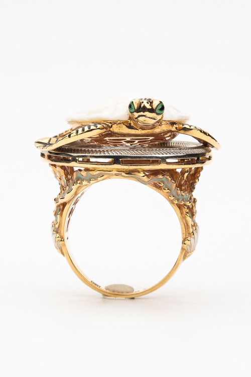 Кольцо из золота c эмалью и бивнем мамонта