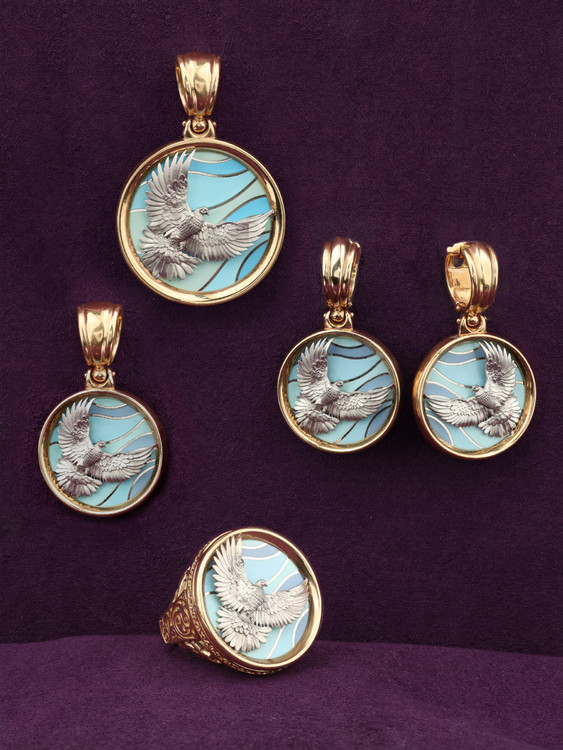 Подвеска из золота c эмалью