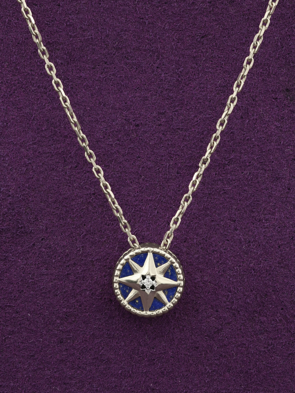 Колье из белого золота c бриллиантами и лазуритом