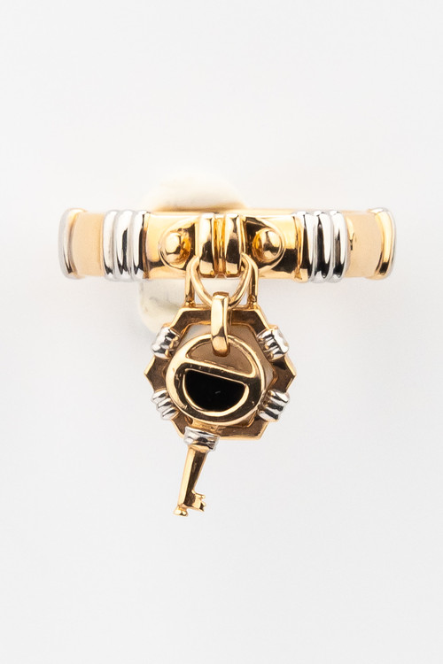 Кольцо из золота c ониксом и перламутром