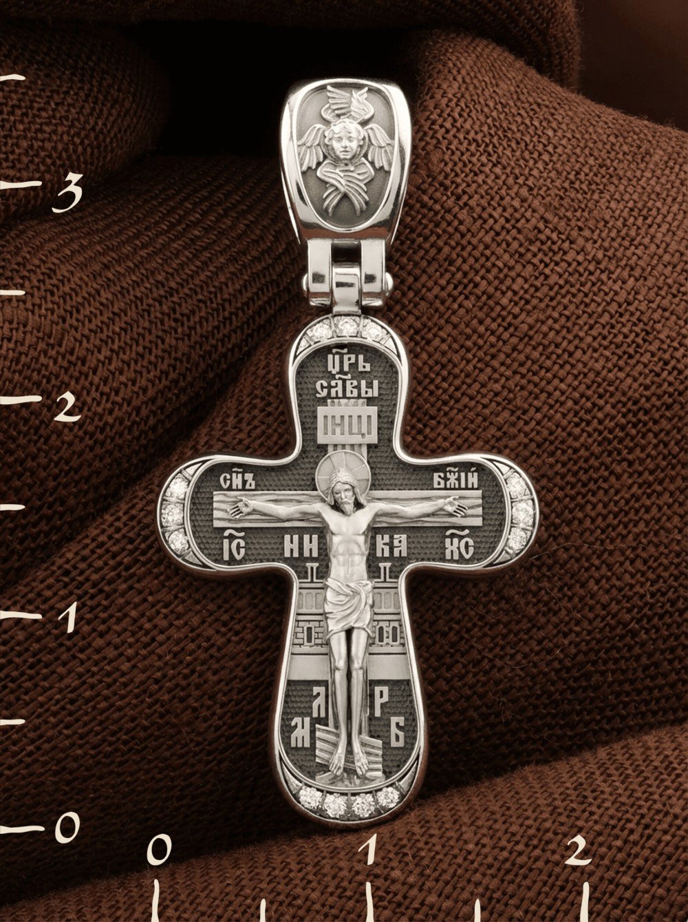 Крест из белого золота c бриллиантами