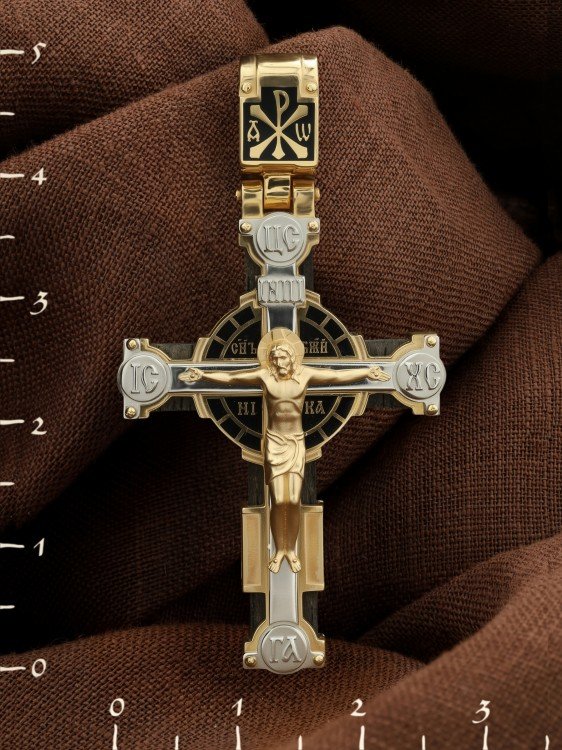 Крест из лимонного золота c эмалью и эбеновым деревом