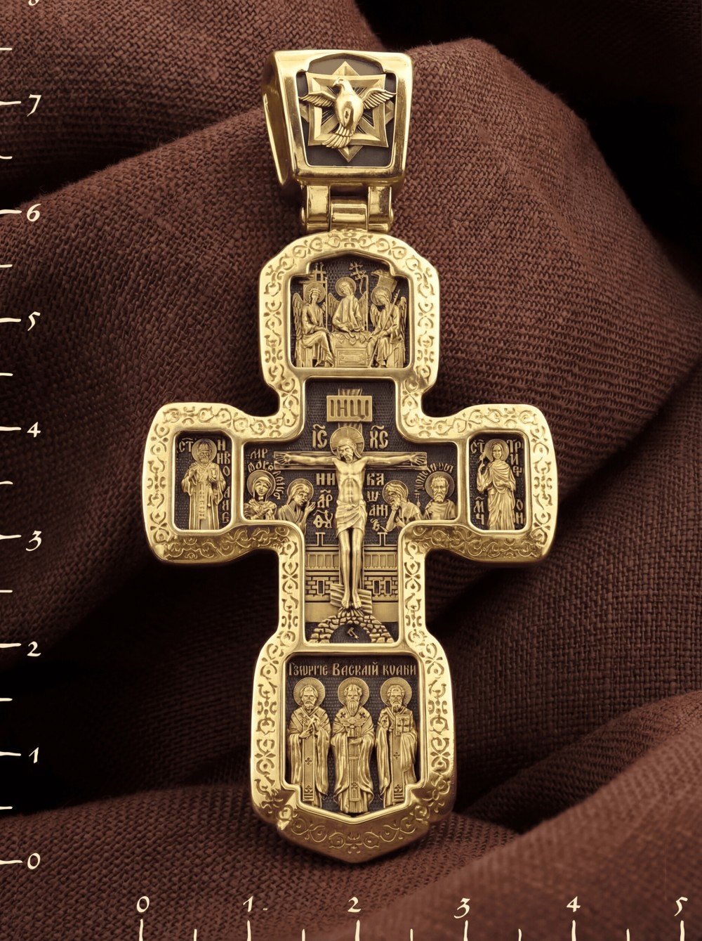 Крест из лимонного золота