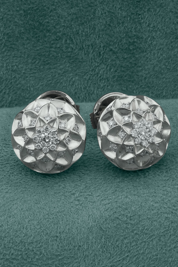 Серьги из белого золота c бриллиантами