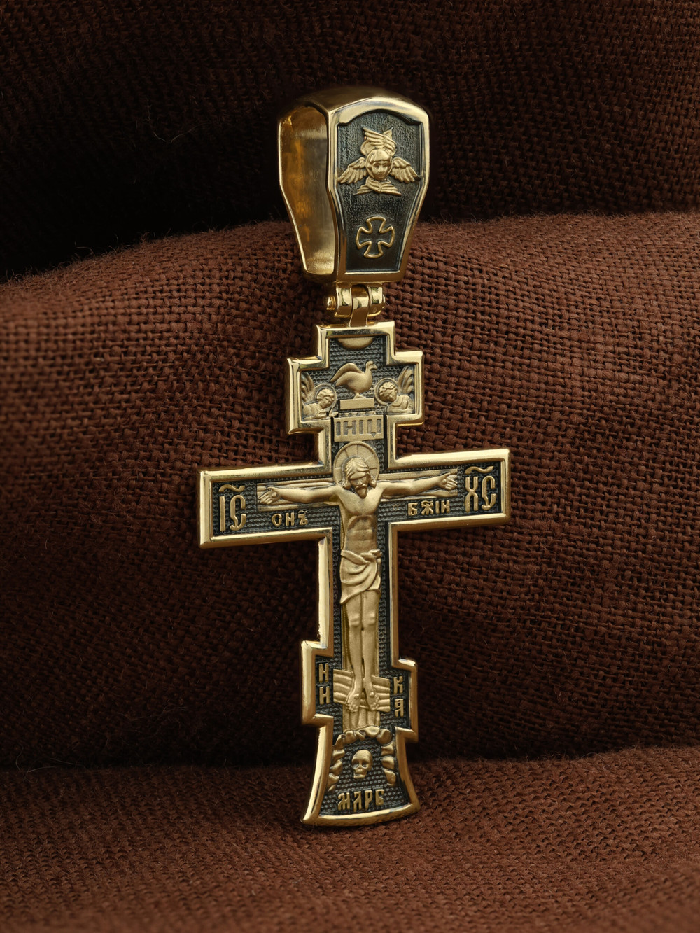 Крест из лимонного золота