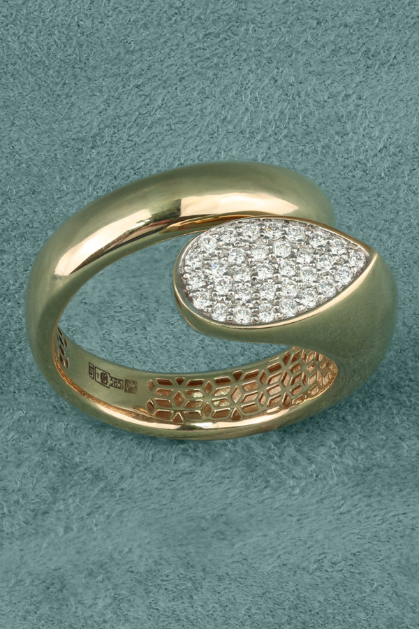 Кольцо из золота c бриллиантами