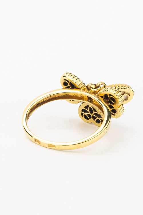 Кольцо из лимонного золота c ониксом и перламутром