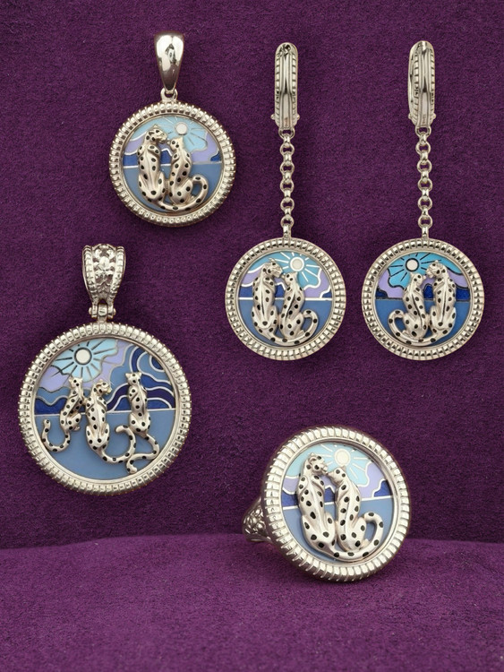 Серьги из белого золота c эмалью