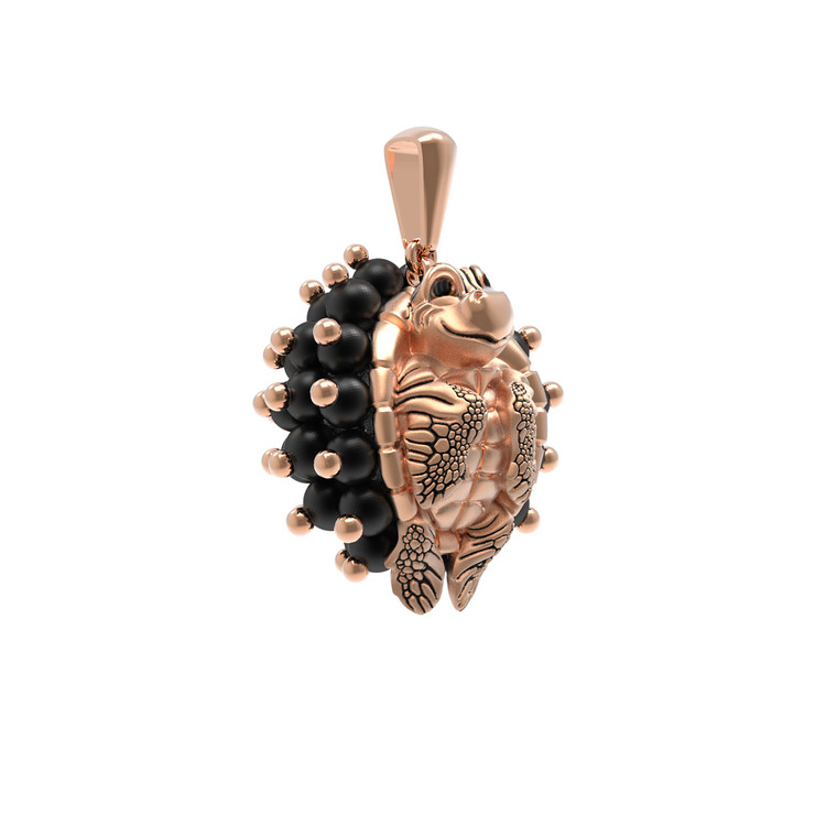 Подвеска из золота c эмалью и ониксом