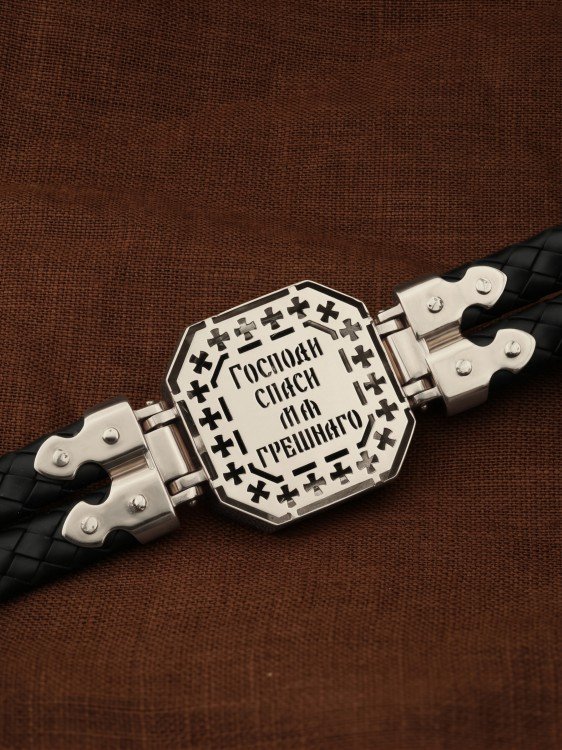 Браслет из белого золота c шнурком и ониксом