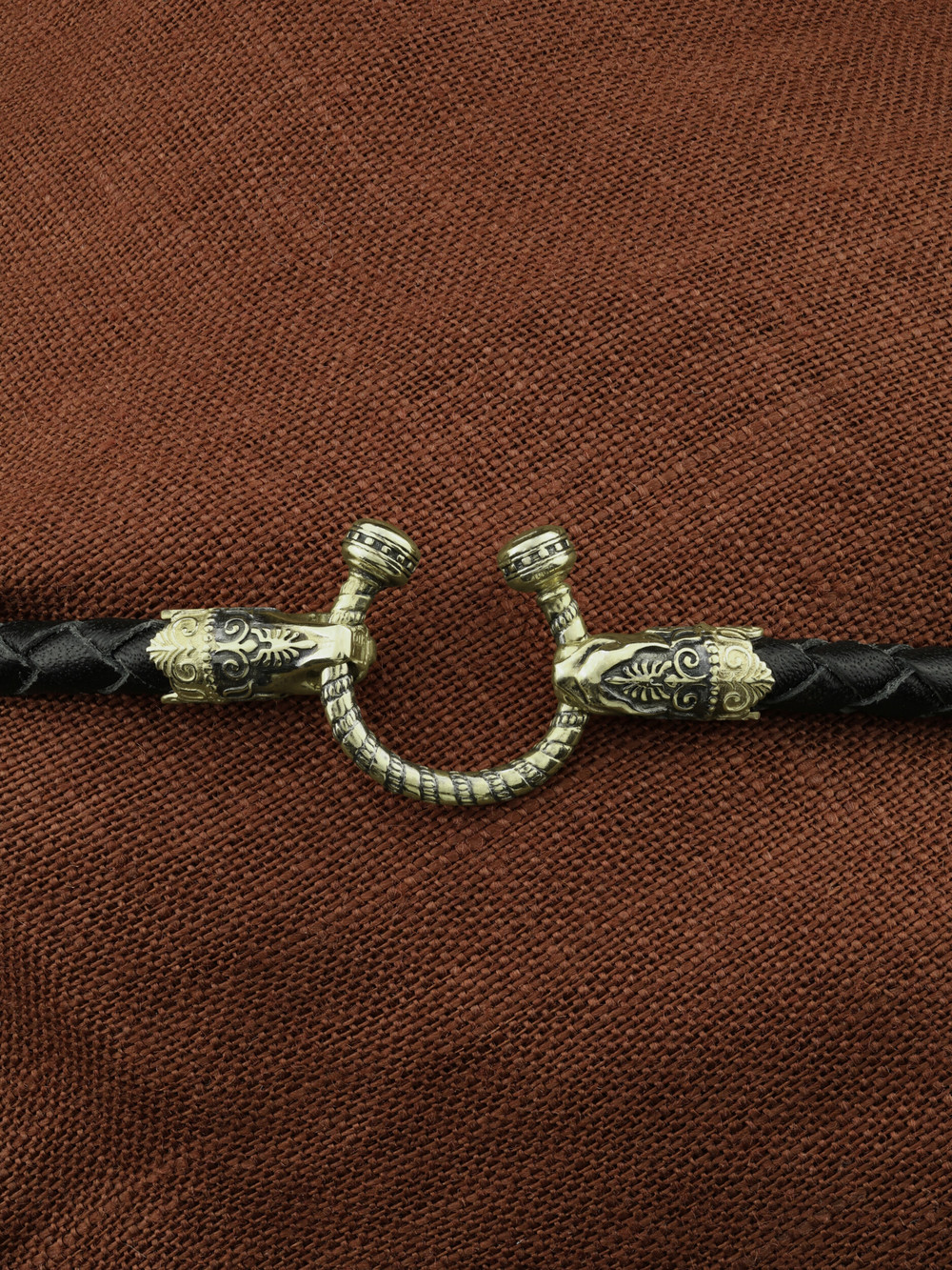 Гайтан из зелёного золота c кожаным шнурком