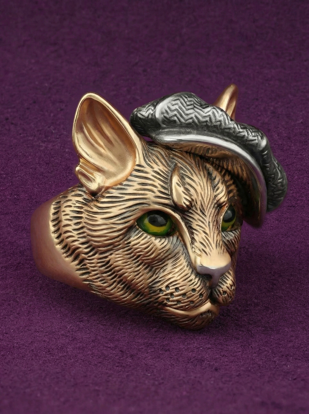 Кольцо из золота c эмалью