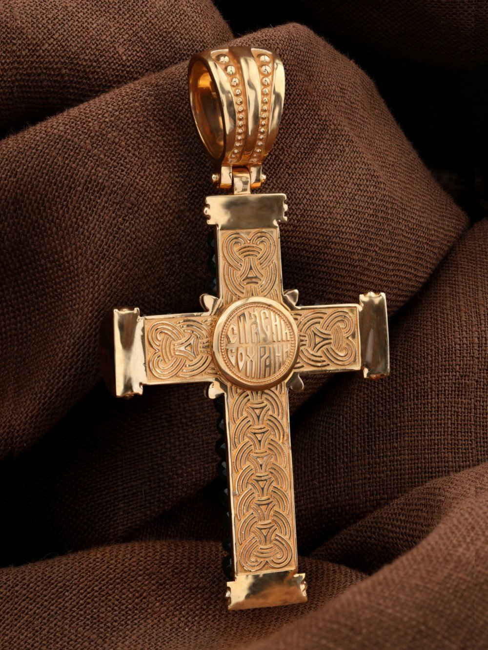 Крест из золота c ониксом