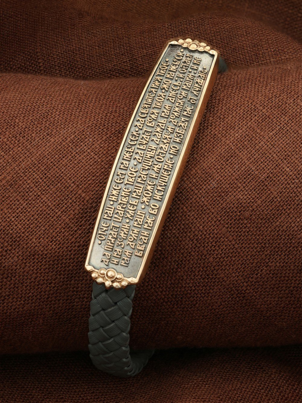 Браслет из золота c кожаным шнурком