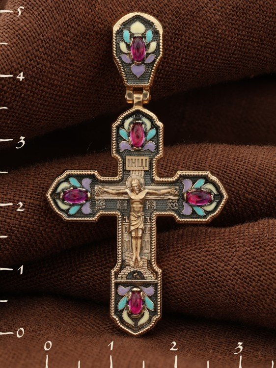 Крест из золота c эмалью и рубином