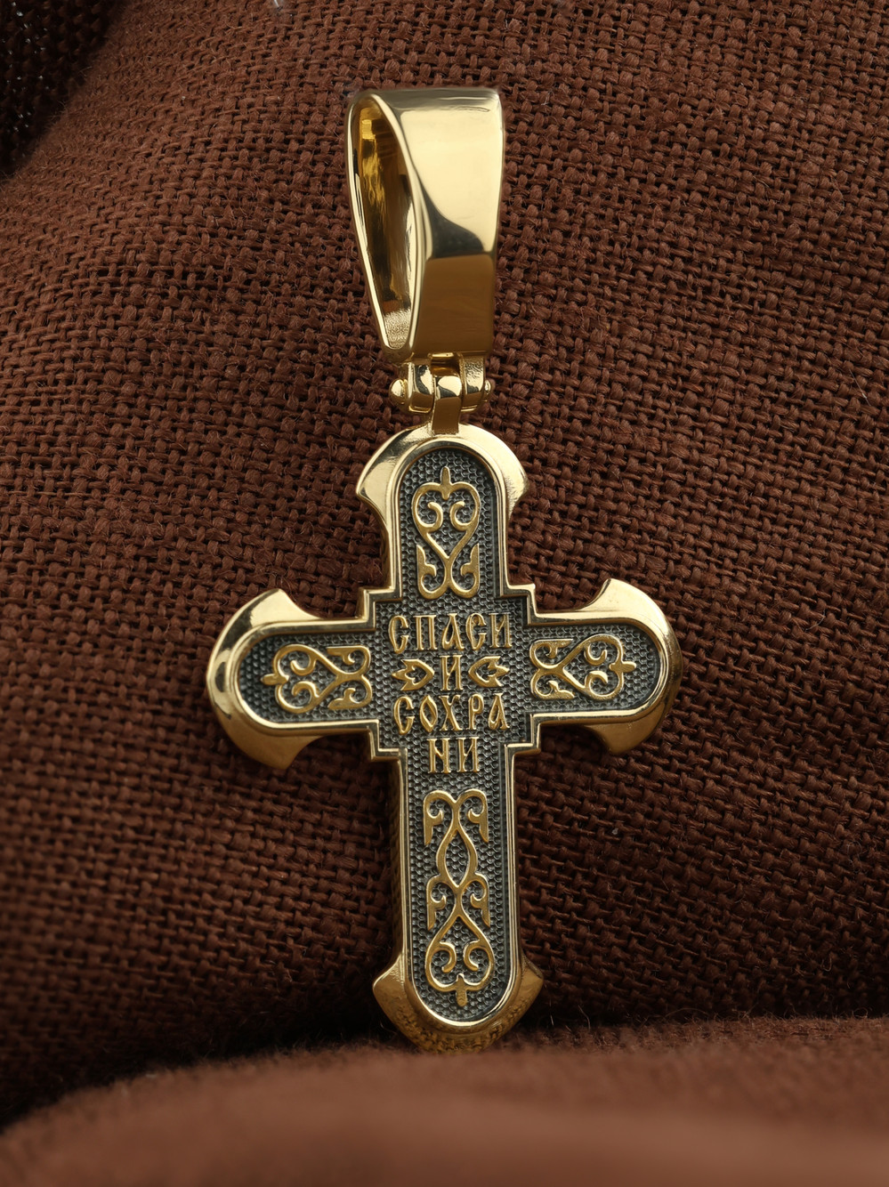 Крест из лимонного золота