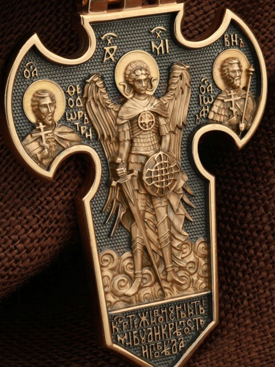 Крест из золота