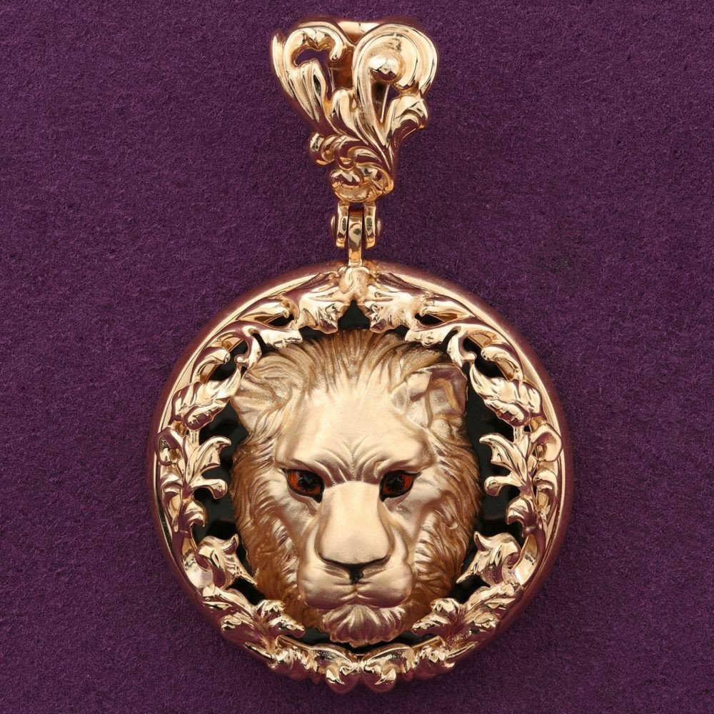 Подвеска из золота c эмалью и ониксом