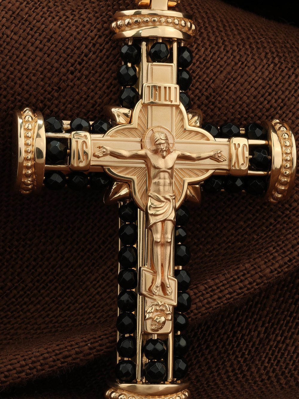 Крест из золота c ониксом