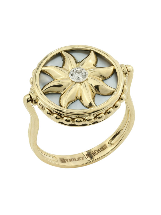 Кольцо из лимонного золота c бриллиантами, ониксом и перламутром