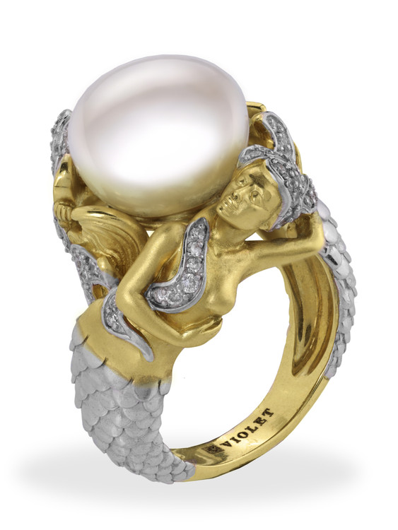 Кольцо из лимонного золота c бриллиантами и жемчугом