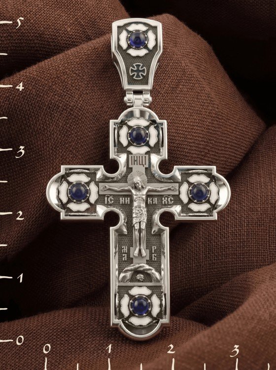Крест из белого золота c эмалью и сапфиром