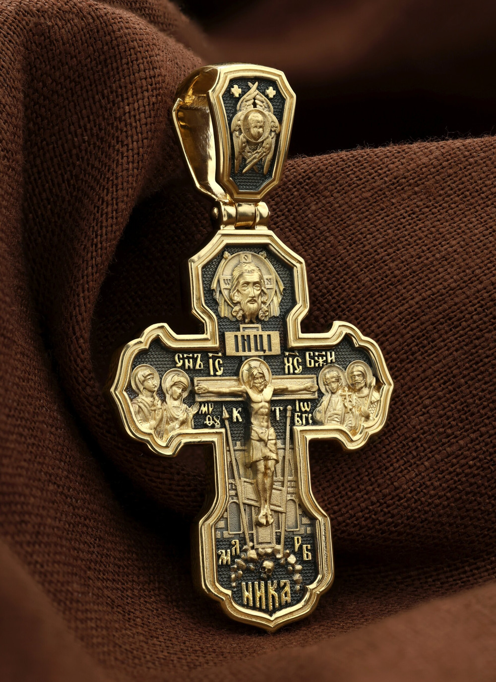 Крест из лимонного золота