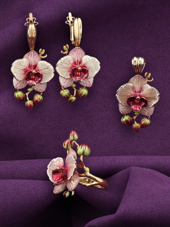 Серьги из золота c эмалью