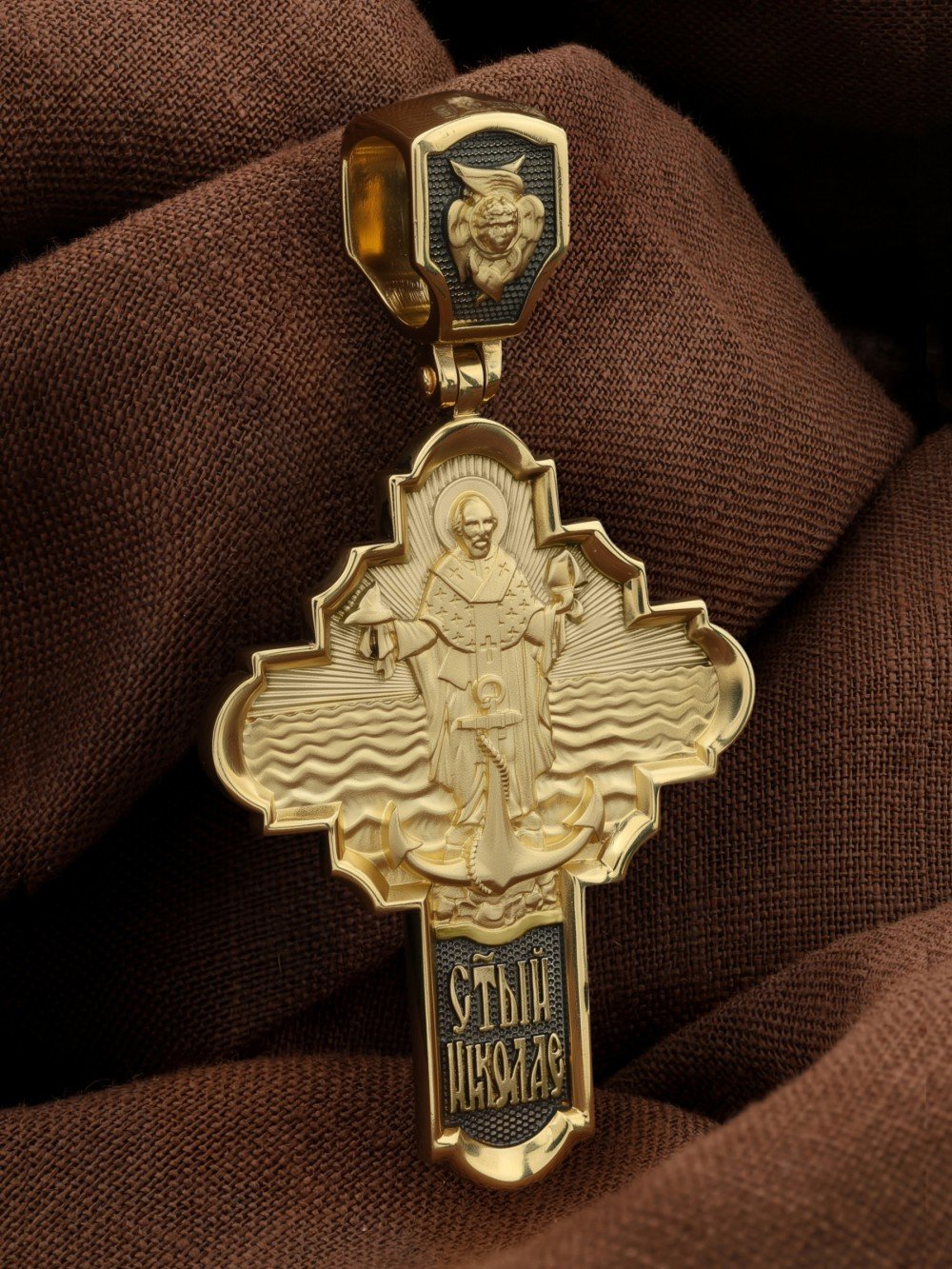 Крест из лимонного золота