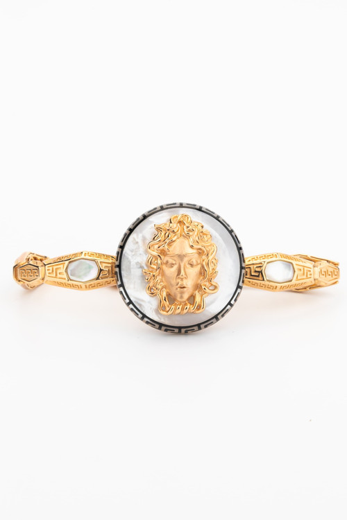 Браслет из золота c эмалью и перламутром