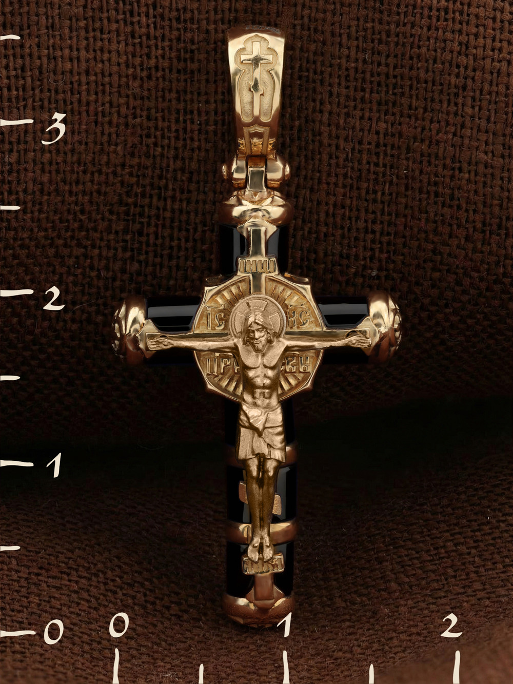 Крест из золота c ониксом