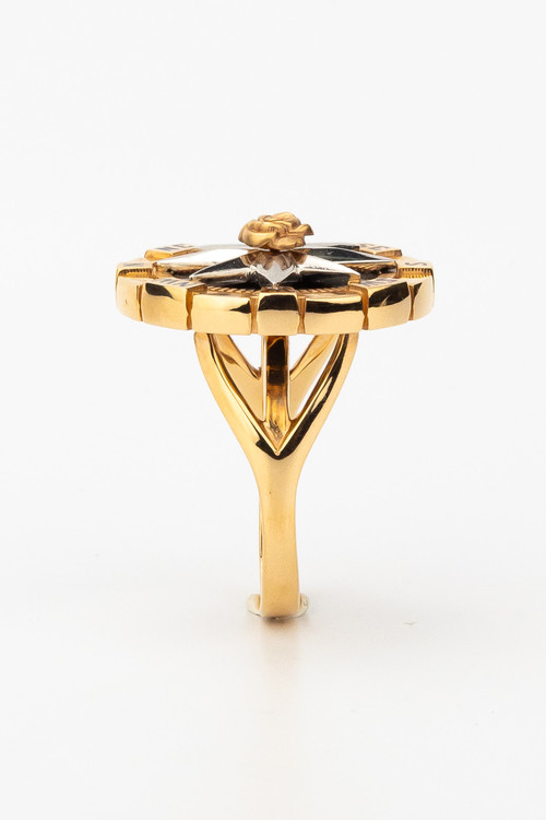 Кольцо из золота c эмалью и ониксом