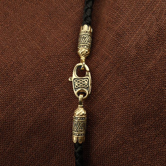 Шнурок шёлковый из лимонного золота c шёлковым шнурком