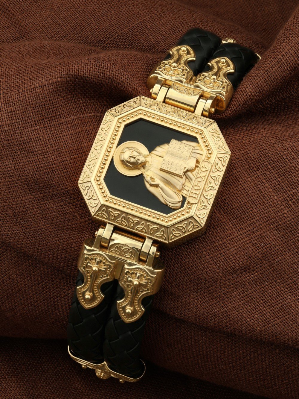 Браслет из лимонного золота c шнурком и ониксом