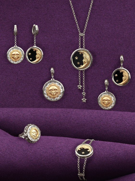 Подвеска из белого золота c ониксом и перламутром