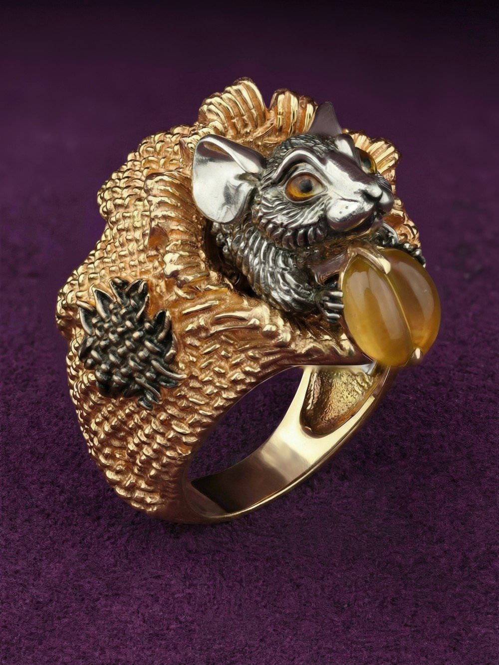 Кольцо из лимонного золота c эмалью и янтарём