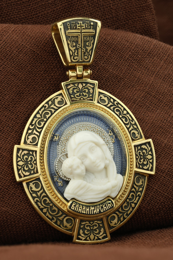 Образок из лимонного золота c эмалью и бивнем мамонта