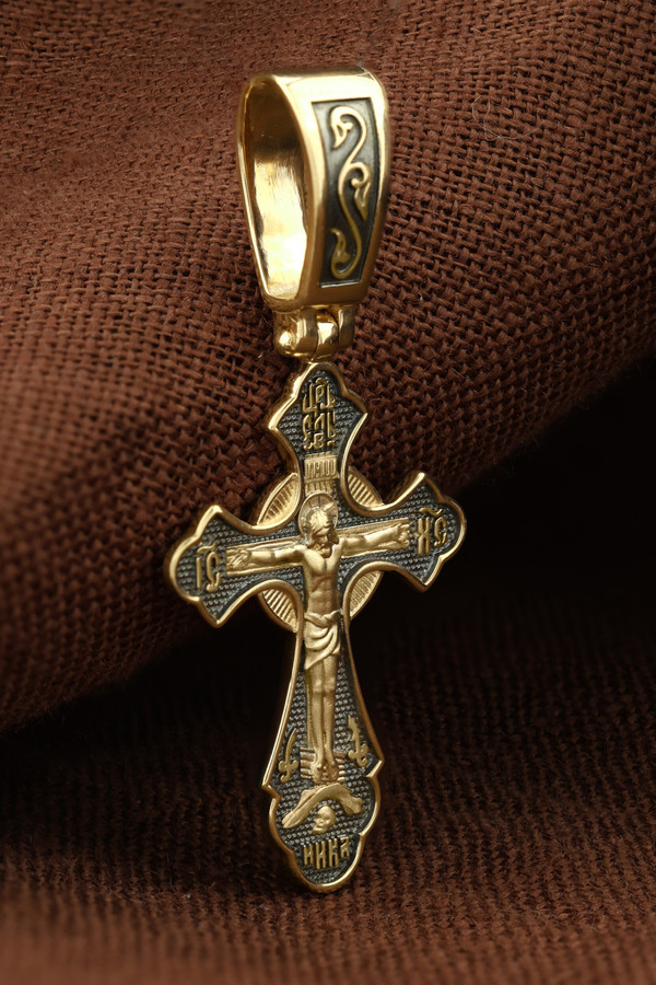 Крест из лимонного золота
